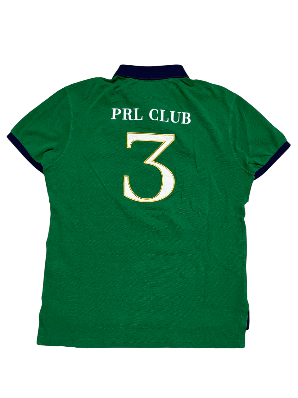 Zöld vintage stílusú rövid ujjú póló, hátán PRL CLUB és nagy 3-as számmal, streetwear divat