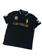 Fekete vintage Polo Ralph Lauren galléros póló, sárga Las Vegas felirattal és hímzett logóval.