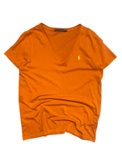 Narancssárga vintage V-nyakú póló sárga hímzett logóval, rövid ujjú streetwear stílus