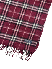 Bordó kockás gyapjú sál vintage stílusban, rojtos szegéllyel, Burberry feliratos címkével.
