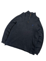 Sötétkék félcipzáros vintage pulóver hímzett logóval, streetwear stílusban