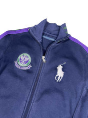 Sötétkék Ralph Lauren Wimbledon kollekciós zipzáras streetwear pulóver lila csíkokkal.