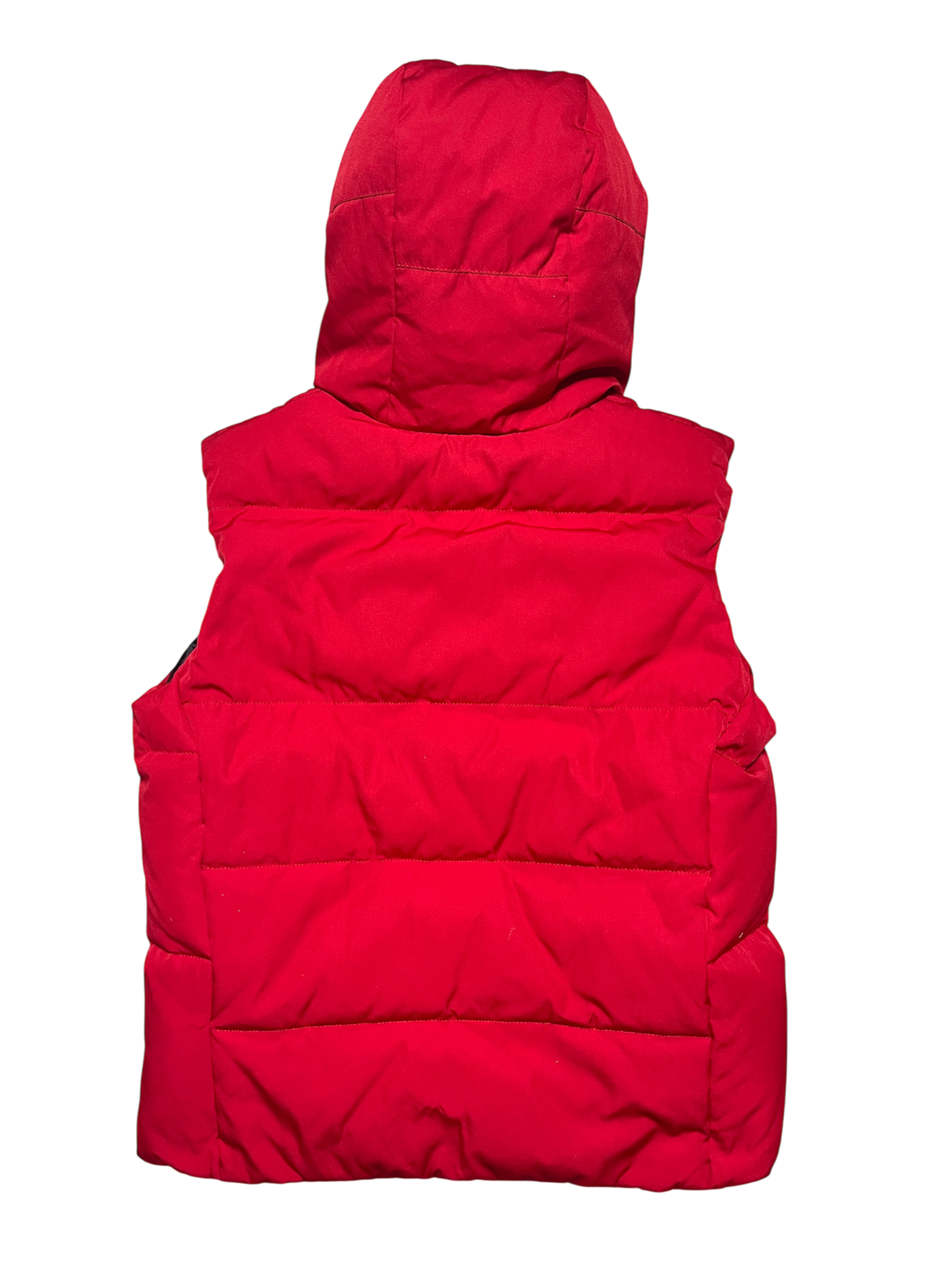 Piros steppelt kapucnis streetwear mellény hátulnézet, vintage stílus