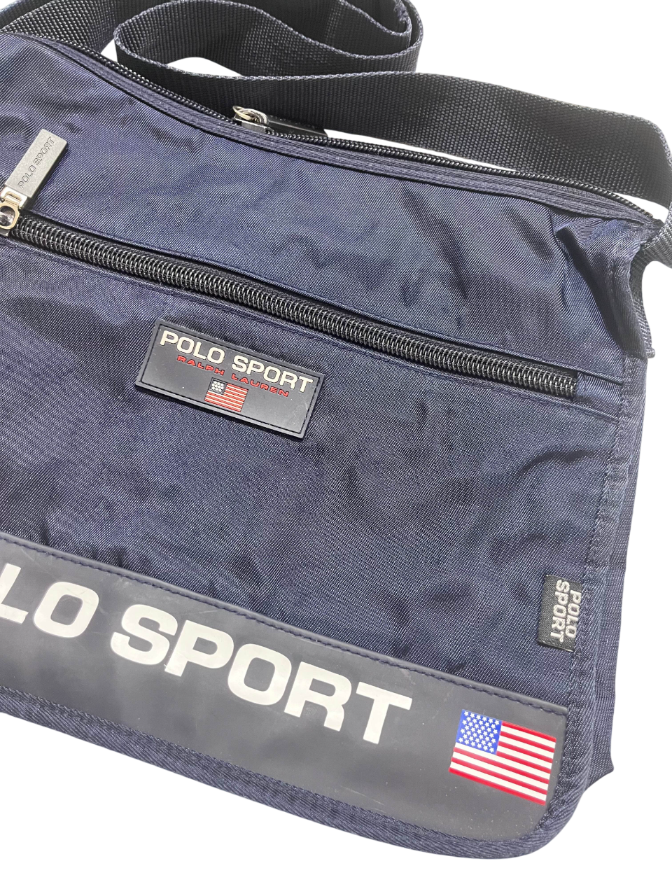Sötétkék Polo Sport oldaltáska vintage streetwear stílusban, amerikai zászlóval.