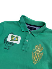 Candy Streetwear élénkzöld Tommy Hilfiger férfi piké póló hímzett brazil zászlóval és arany címerrel